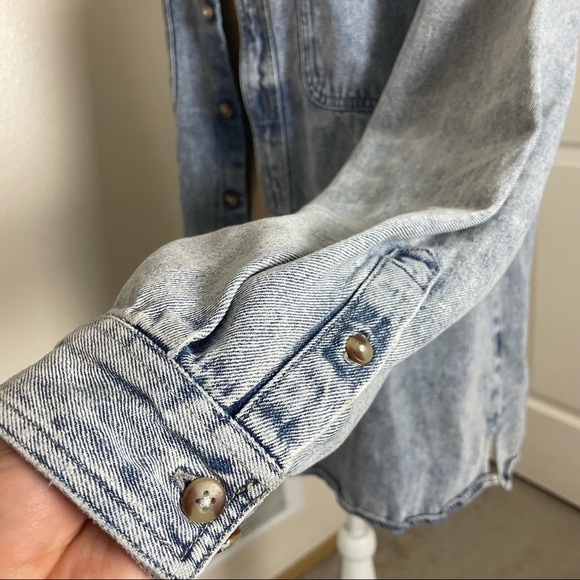 Urban Outfitter Acid Wash Light Denim Jean Button Front Hooded Large Jacket - Picture 12 of 17